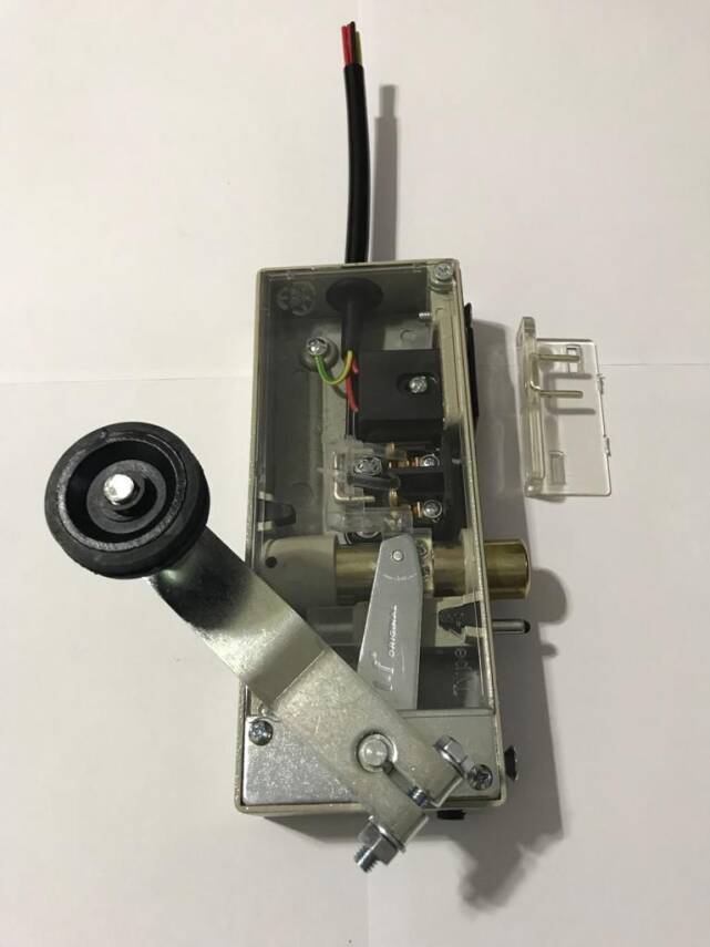 TYPE Z-31 Çift Emniyetli Çift Dilli Asansör Kat Kapı Kilidi - 1