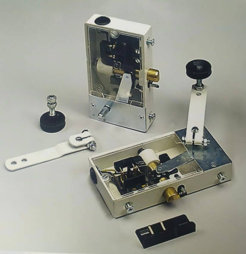 TYPE Z-35 Çift Emniyetli Çift Dilli Asansör Kat Kapı Kilidi - 1